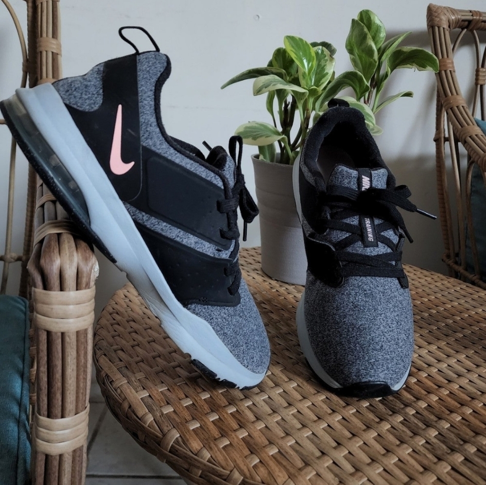 Nike Running Air Bella TR Athletic Shoes Black Pink Gray 924338 Womens 9